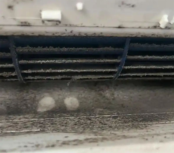 兴业空调吹的风有股烧焦味是怎么回事